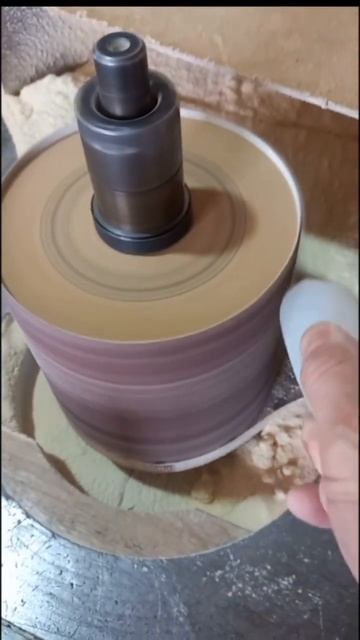 Как очистить наждачку от смолы, пыли, древесины, прост? смотреть онлайн