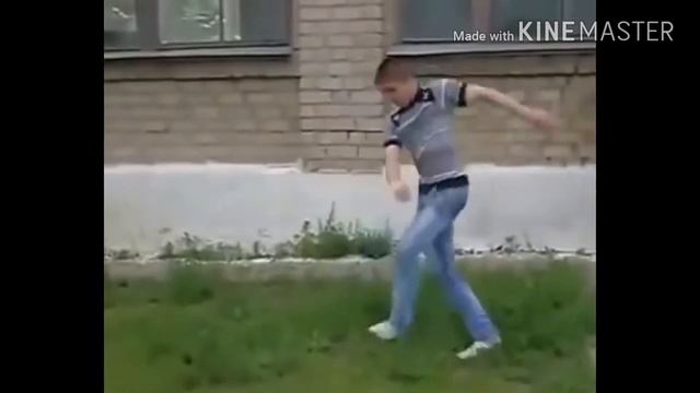 Прыжок с лестницы?! смотреть онлайн