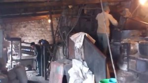 Пресса для производства олии подсолнечного масла.