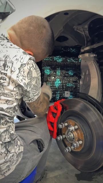 ШУМОИЗОЛЯЦИЯ колесных арок снаружи AITO M5 🤩 #автоатель? смотреть онлайн