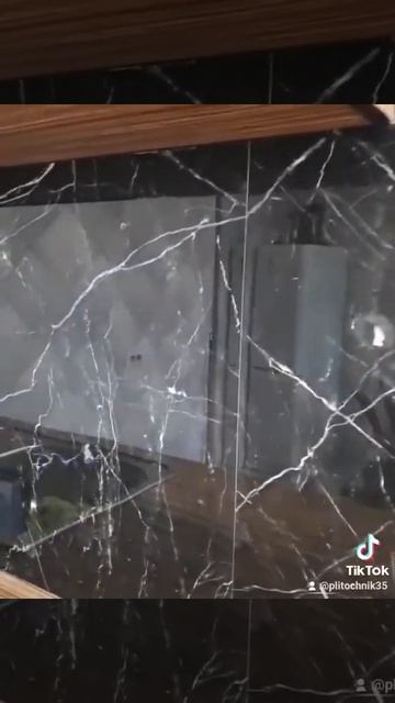 Крупный чёрный керамогранит на кухню. смотреть онлайн