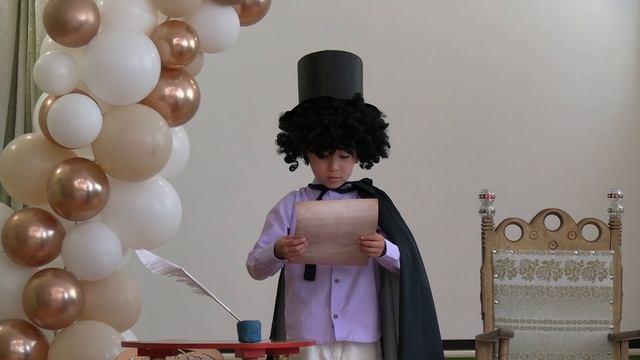 На выпускном балу дошколята спасали украденное время