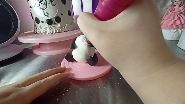 Украшение торта из сахарной мастики