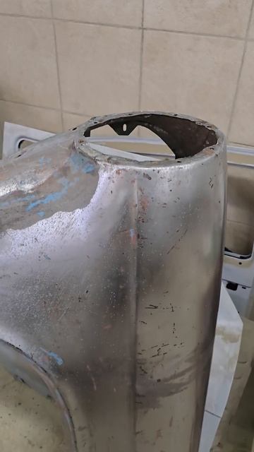 Газ 21 1957 .крылья #газ21 #ссср #кузовныеработы #перваясер? смотреть онлайн