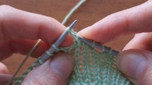 2 петли вместе лицевой с наклоном влево