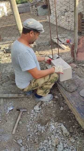 Ложим первый кирпич ✊ смотреть онлайн