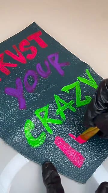 Краски по коже  Fractal Paint «Fluorescent» светятся в ультрафиол? смотреть онлайн