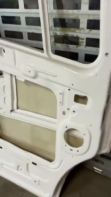 Двери передние пластик Mercedes Sprinter W906 смотреть онлайн