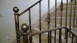 Перила на лестницу в доме ПК-288 в Москве 8-495-662-96-53