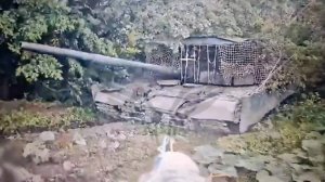 Минобороны РФ опубликовало кадры уничтожения украинского танка Т-64БВ в ДНР