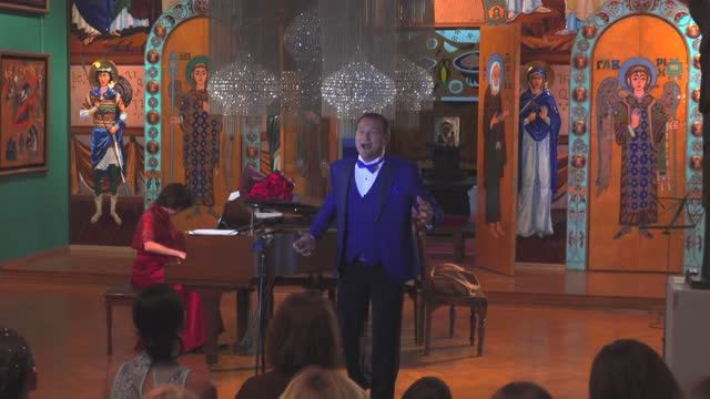 Р.Фальво "Скажите девушки,подружке вашей", исполняет Тариель Рзаев смотреть онлайн