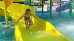 ДИАНА И РОМА - Диана Рома и Оливер Весёлый день в детском клубе