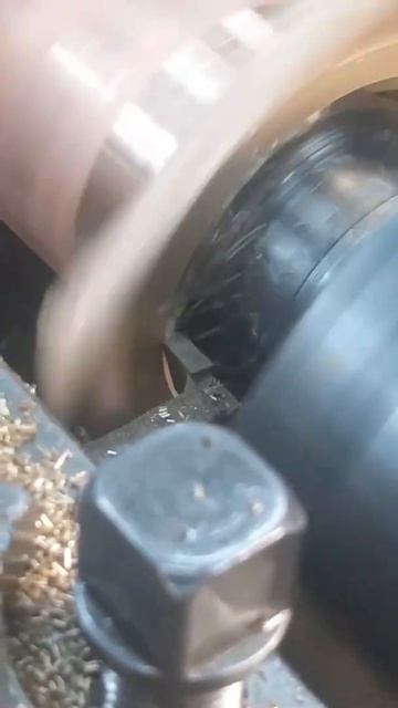 Обработка торца квадратного фланца на токарном станк? смотреть онлайн