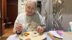 Запекла рыбку с картошечкой в духовке !