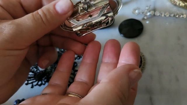 Старинные украшения. Антикварные броши, клипсы ,колье.