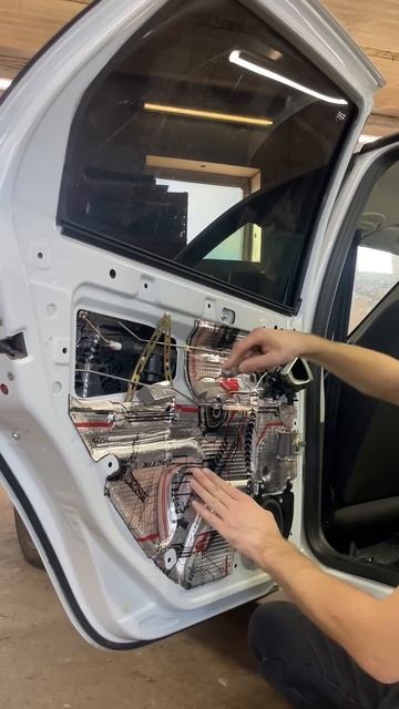 Шумоизоляция дверей материалами Шумофф в варианте "Практичный" #automobile #обзор #шумофф