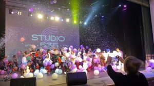 Сброс шаров 250 шт , запуск конфетти | НГАУ Концертный зал