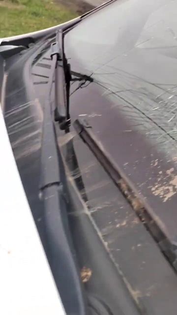 Кирпич прилетел из-под колес КАМАЗа в лобовое стекло л смотреть онлайн