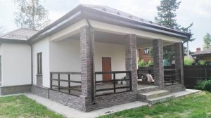 Современный одноэтажный коттедж, с панорамными окнами и светлой просторной кухней-гостиной