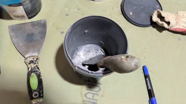 Эпоксидная просроченная затирка.
