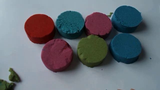 Учим цифры Кинетический песок в формочках смотреть онлайн