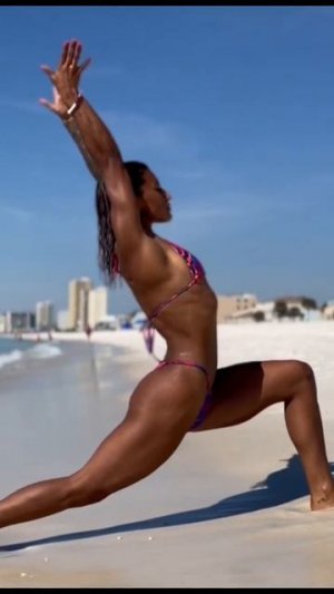Beach Yoga Flow #stretching #yoga #short #shorts #hotyoga