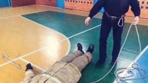 Вязка спасательной петли "паук" на спасаемом