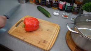 Готовим фунчозу с курицей, овощами и соусом терьяки