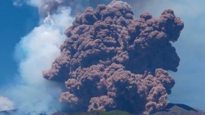 Вулкан Энта начал мощное извержение на Сицилии. Введен «красный» уровень опасности