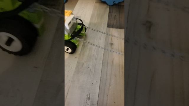 поезд  из конструктора Ведо.