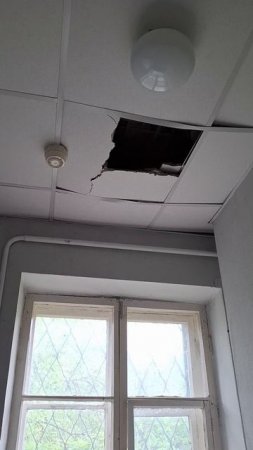 Обвалился потолок🙉