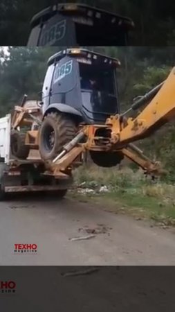 Как ЗАГРУЗИТЬ Экскаватор в Кузов Грузовика БЕЗ КРАНА / Перевернется Техника Или Выстоит