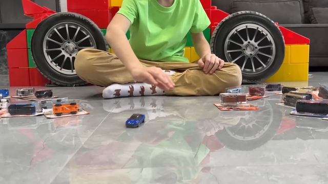 Марк и его гигантский грузовик - Невероятные истории на колесах смотреть онлайн