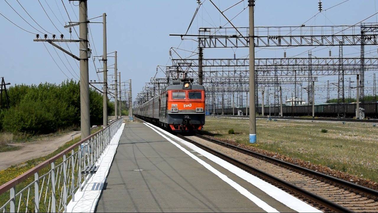 Электровоз ЭП1-282. Прибытие.