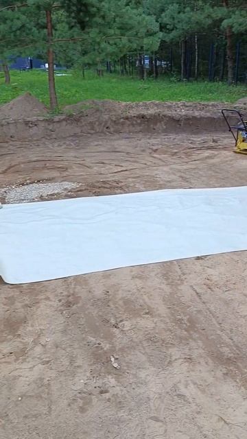 #21 Укладываю геотекстиль! Готовлюсь к приёму песка! смотреть онлайн