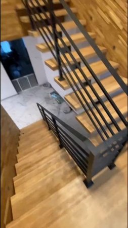 Лестница на монокосоуре с ригельным ограждением 😍