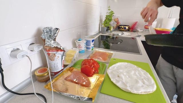 Легкий завтрак на двоих из того что было в холодильник смотреть онлайн