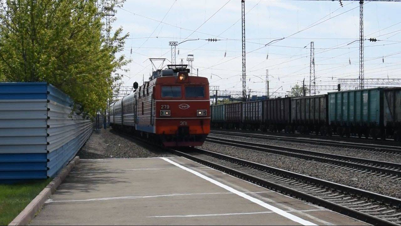 Электровоз ЭП1-279
