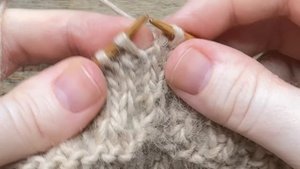 6 способов провязать три петли вместе. МК. Спицами.