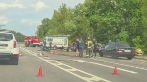 Страшная авария в Тульской области 03 июня 2025 года. Трупы на асфальте..
Место 54.151953, 37.4137