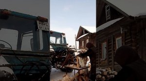 Винтовой дровокол установленный на МТЗ 80