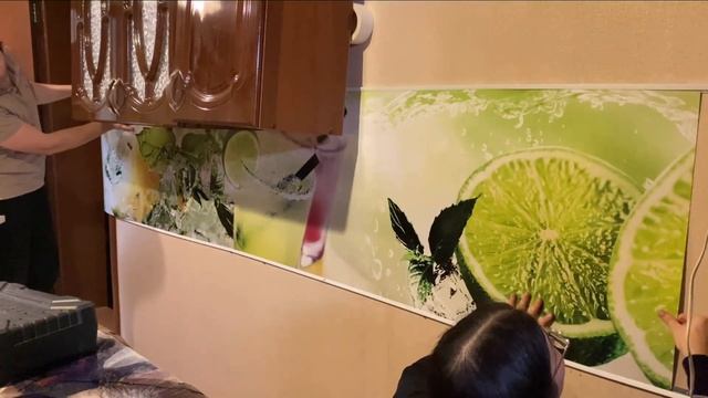 Самый простой монтаж ПВХ фартука без жидких гвоздей, б смотреть онлайн