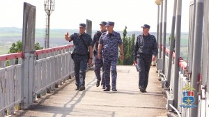 Начальник УТ МВД России по СКФО генерал-майор полиции Виктор Шметков посетил Лиховской ЛО МВД России