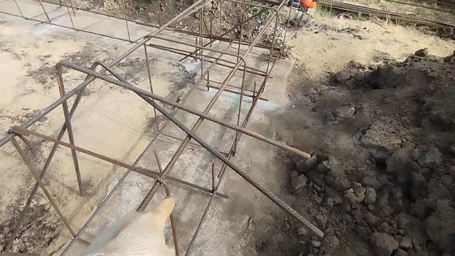 Цоколь фундамента из монолита. Армирование. смотреть онлайн