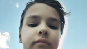 Смотрю как играет мой друг