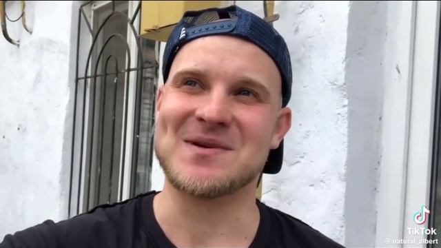 посмеялся подписался и поставил лайк а то к вам придет паук ночью