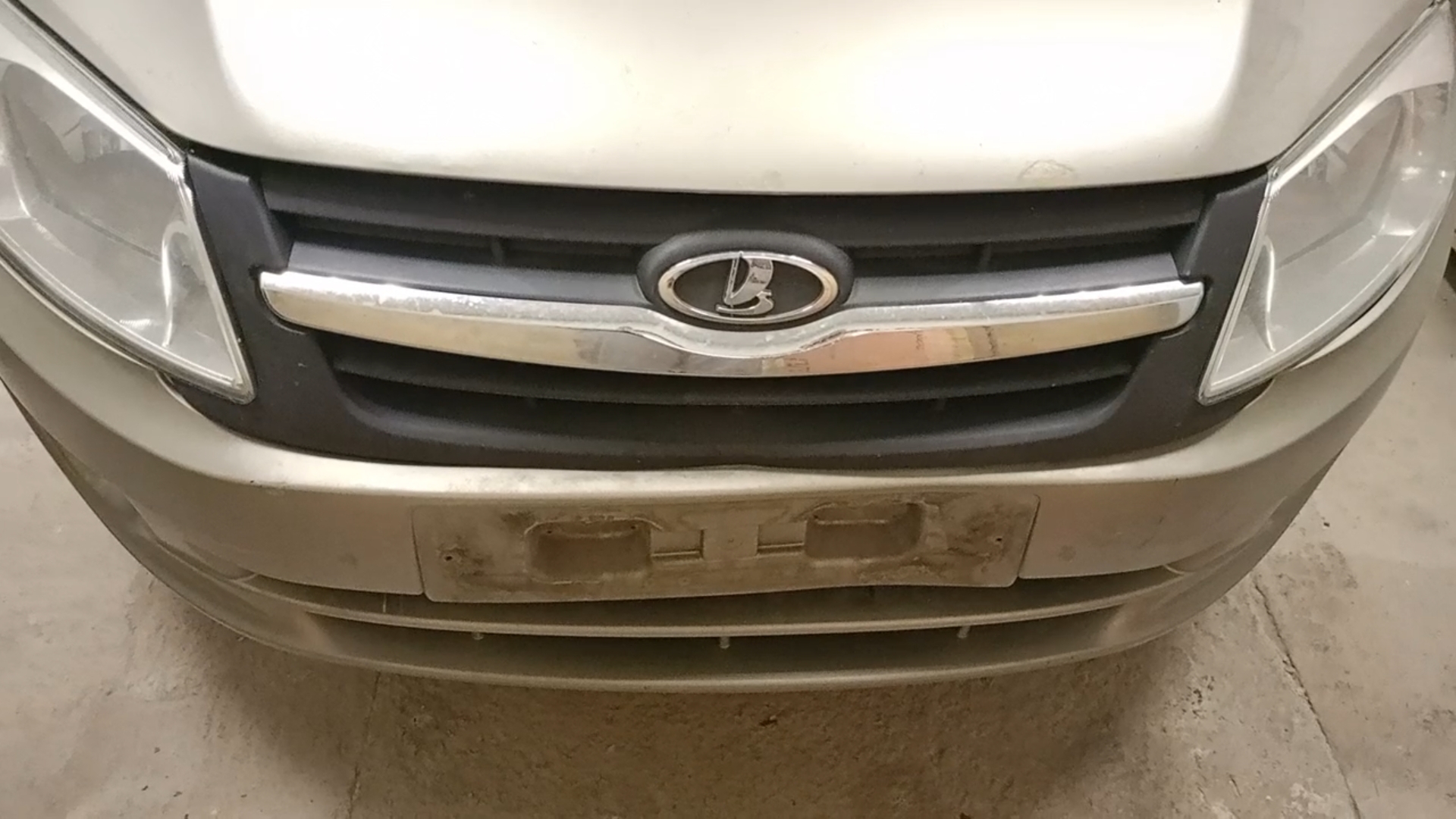 Как заменить передний бампер Lada Granta 2011-2018 г. смотреть онлайн