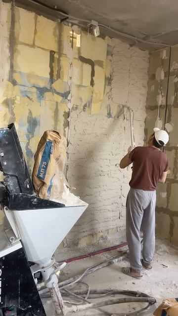 Нанесение гипсовой штукатурки #механизированнаяштук? смотреть онлайн