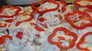 Карп, запеченный в духовке кусочками