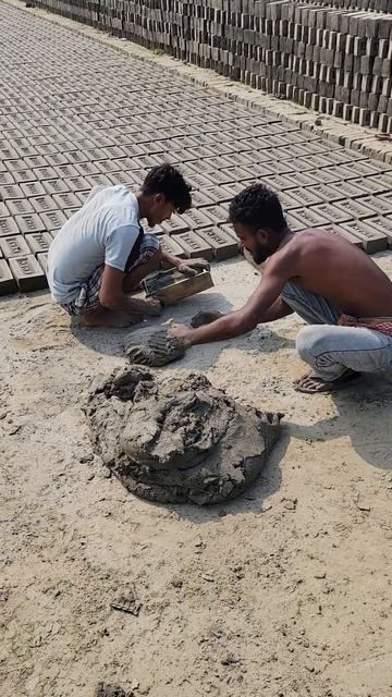 Изготовление сырцового кирпича из глины.#shorts смотреть онлайн